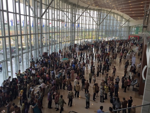 Suasana ICE pada hari peresmian Selasa 4 Agustus 2015 KOMPAS/ROBERT ADHI KUSUMAPUTRA